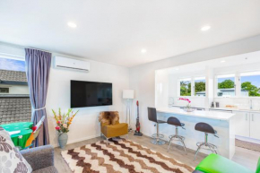 Freshly renovated 3BR Ellerslie home